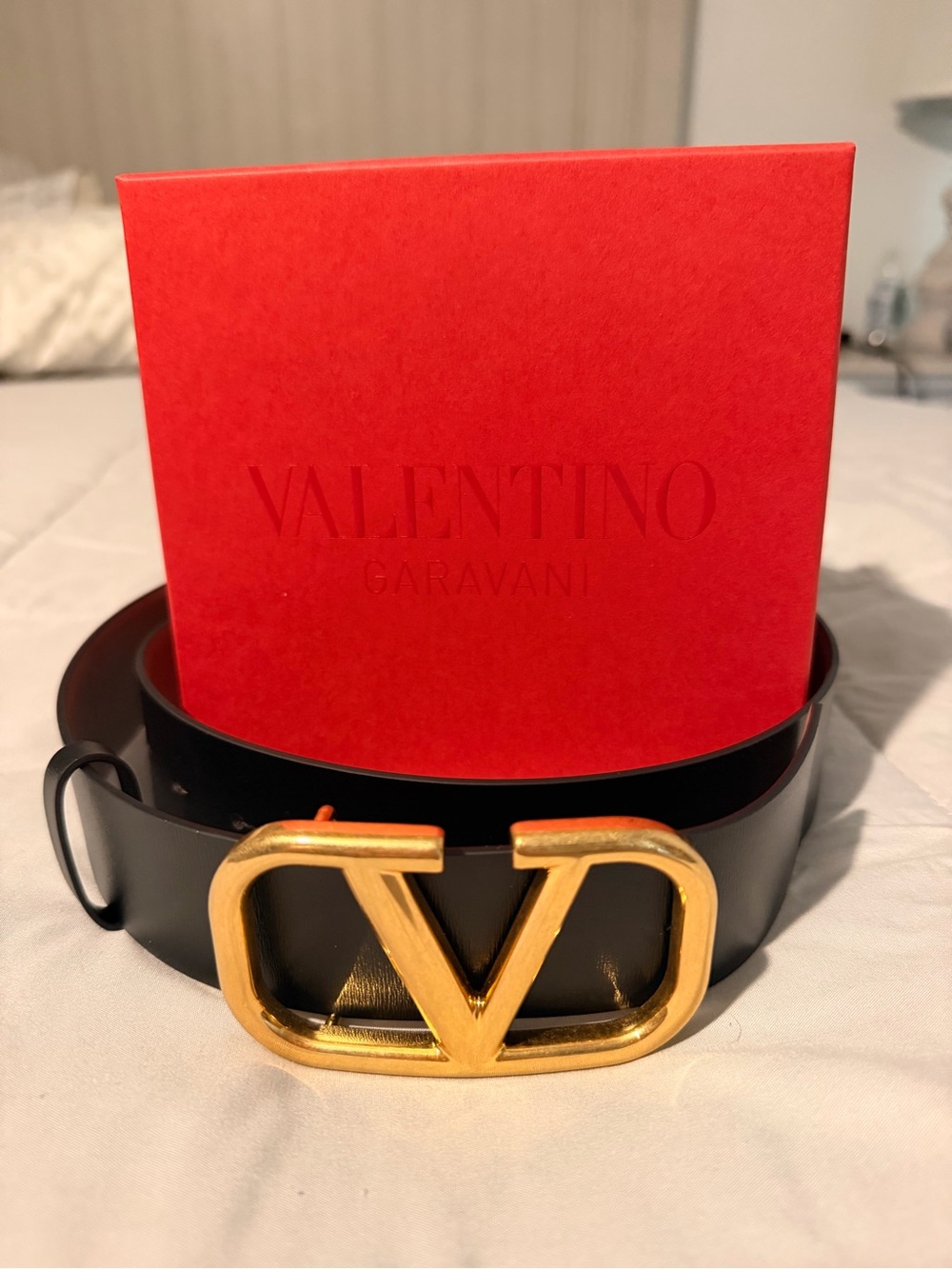 Valentino Black Leather Belt with Gold V Buckle size 75 cm reversible belt - Picture 2 of 4